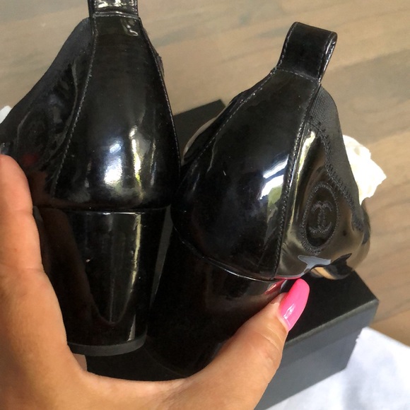 Chanel CC Cap Toe 🖤 - Picture 12 of 17